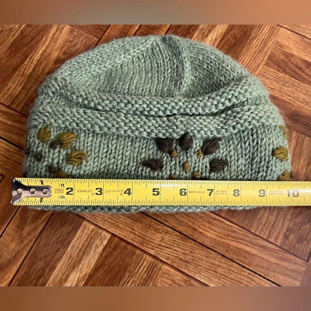 Wool Embroidered Winter Hat NWOT - Picture 3 of 7